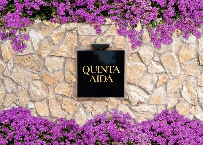 בית כפרי Quinta Aida And *